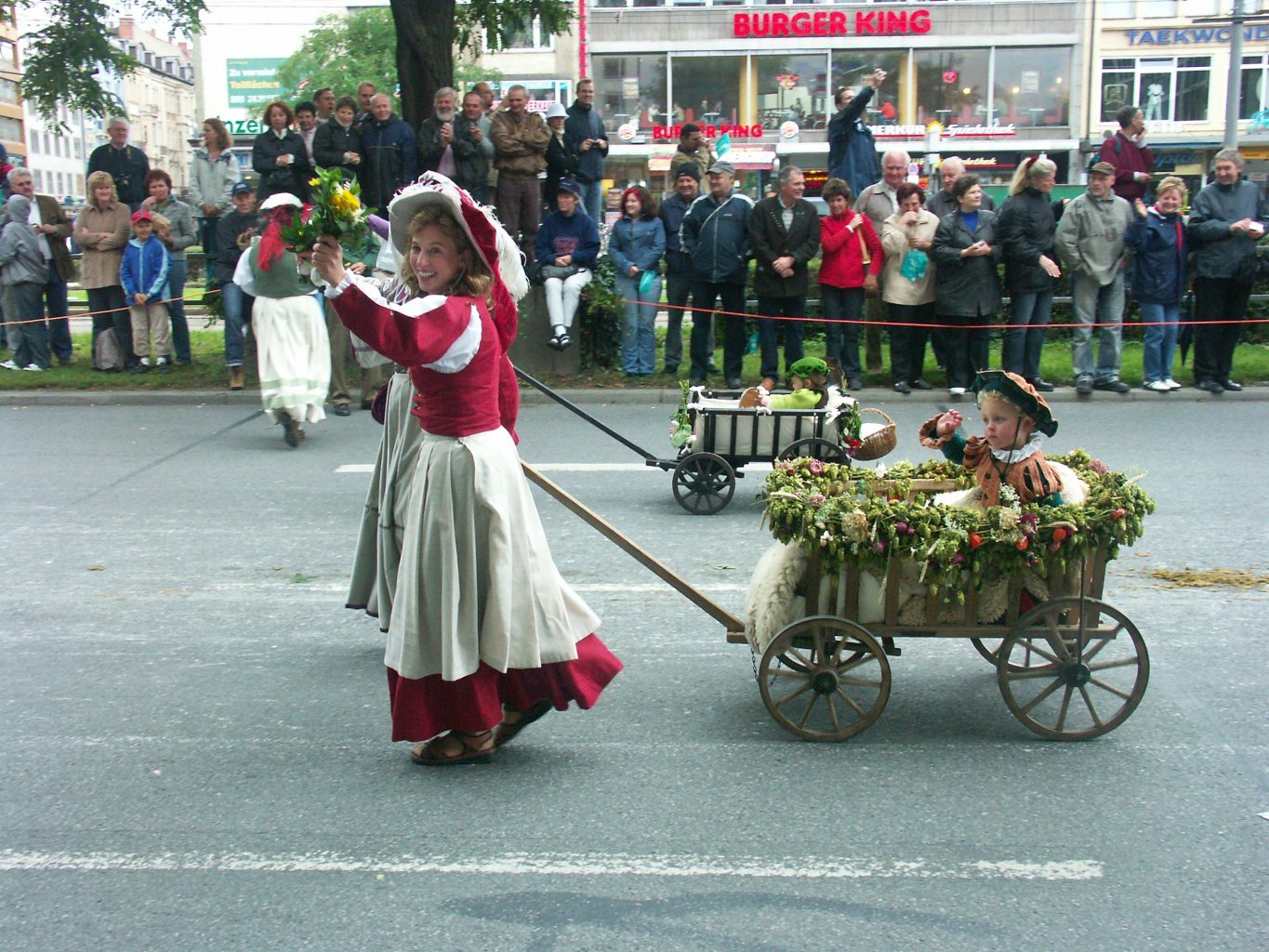 Oktoberfestparade in historischen Kostümen