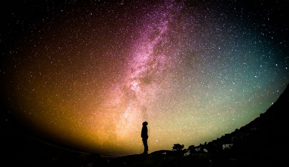 In der Astrologie bringt der Blick in den Himmel den Menschen zu sich selbst.