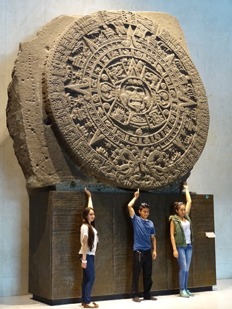 Eindruck von der monumentalen Größe des Monolithen