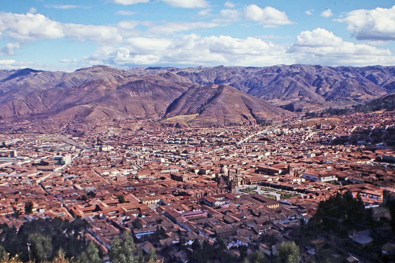 Cuzco liegt in einem von Hügeln und Bergen umgebenen Tal, was für die Struktur des Kalenders nicht ohne Bedeutung ist.