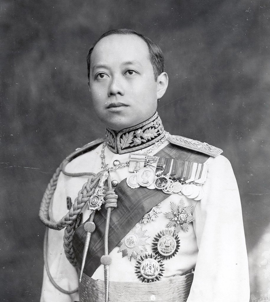 Porträt von König Vajiravudh (Rama VI.) um 1920 aus den Nationalarchiven Thailands