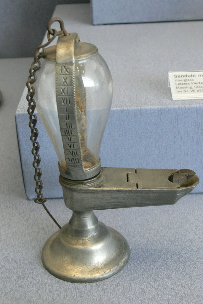 Öllampenuhr, 18. Jahrhundert, Germanisches Nationalmuseum Nürnberg.