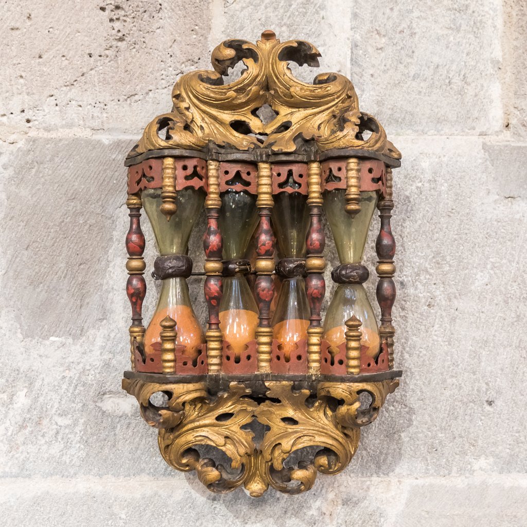 Predigtsanduhren aus der evangelischen Pfarrkirche von Breinum bei Hildesheim, erste Hälfte des 18. Jahrhunderts. Museum Schnütgen, Köln, Deutschland.
