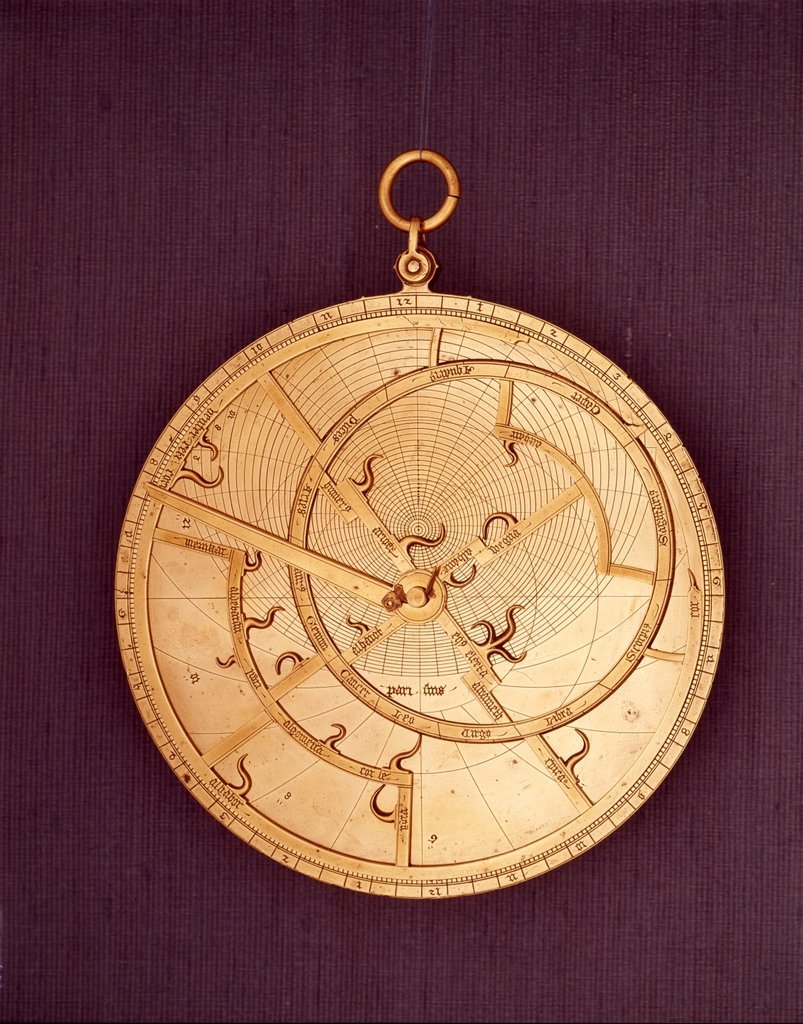 Französisches Astrolab aus dem 15. Jahrhundert, 16 cm Durchmesser, aufbewahrt im Adler Planetarium in Chicago.