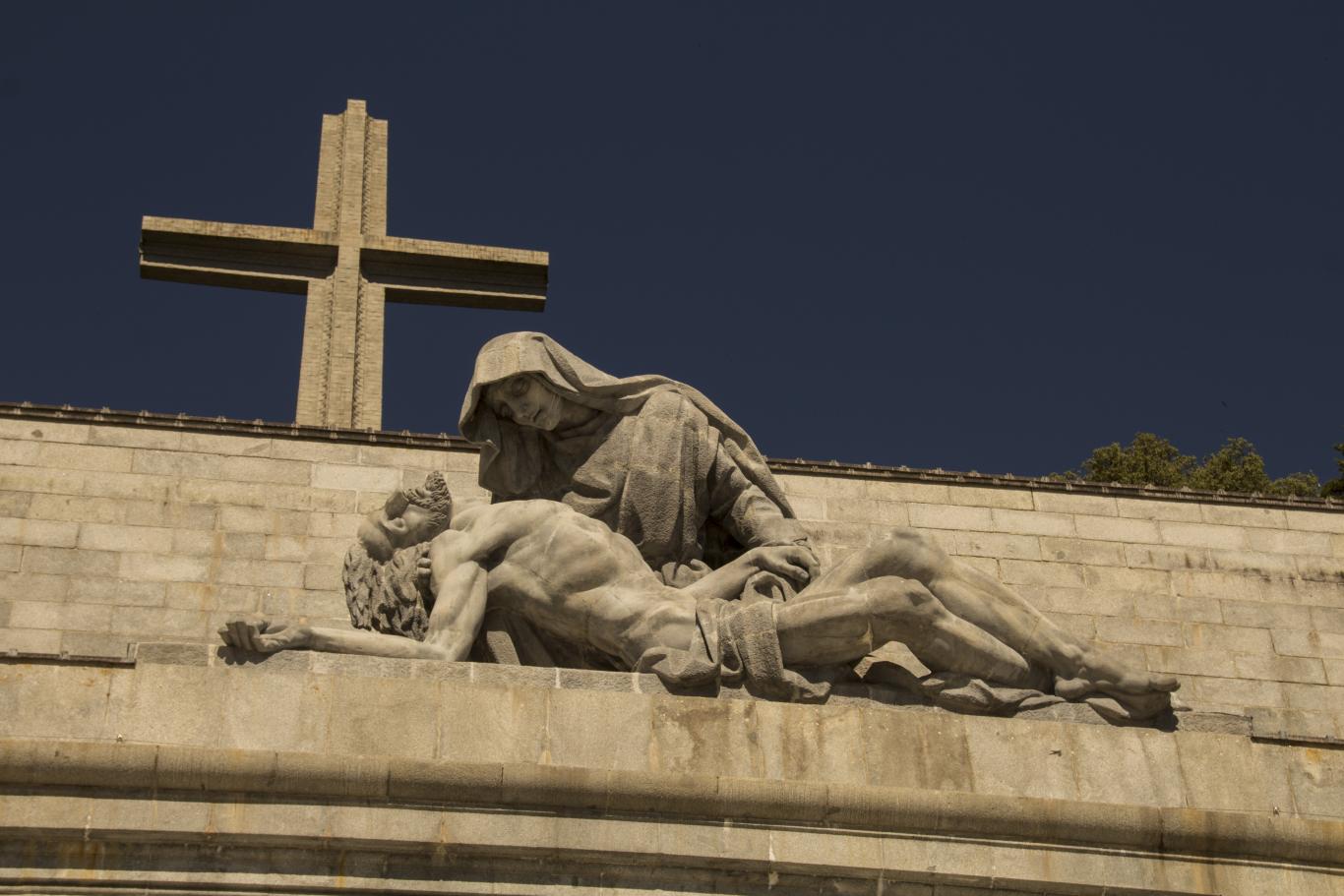 Barmherzigkeit unter dem Kreuz